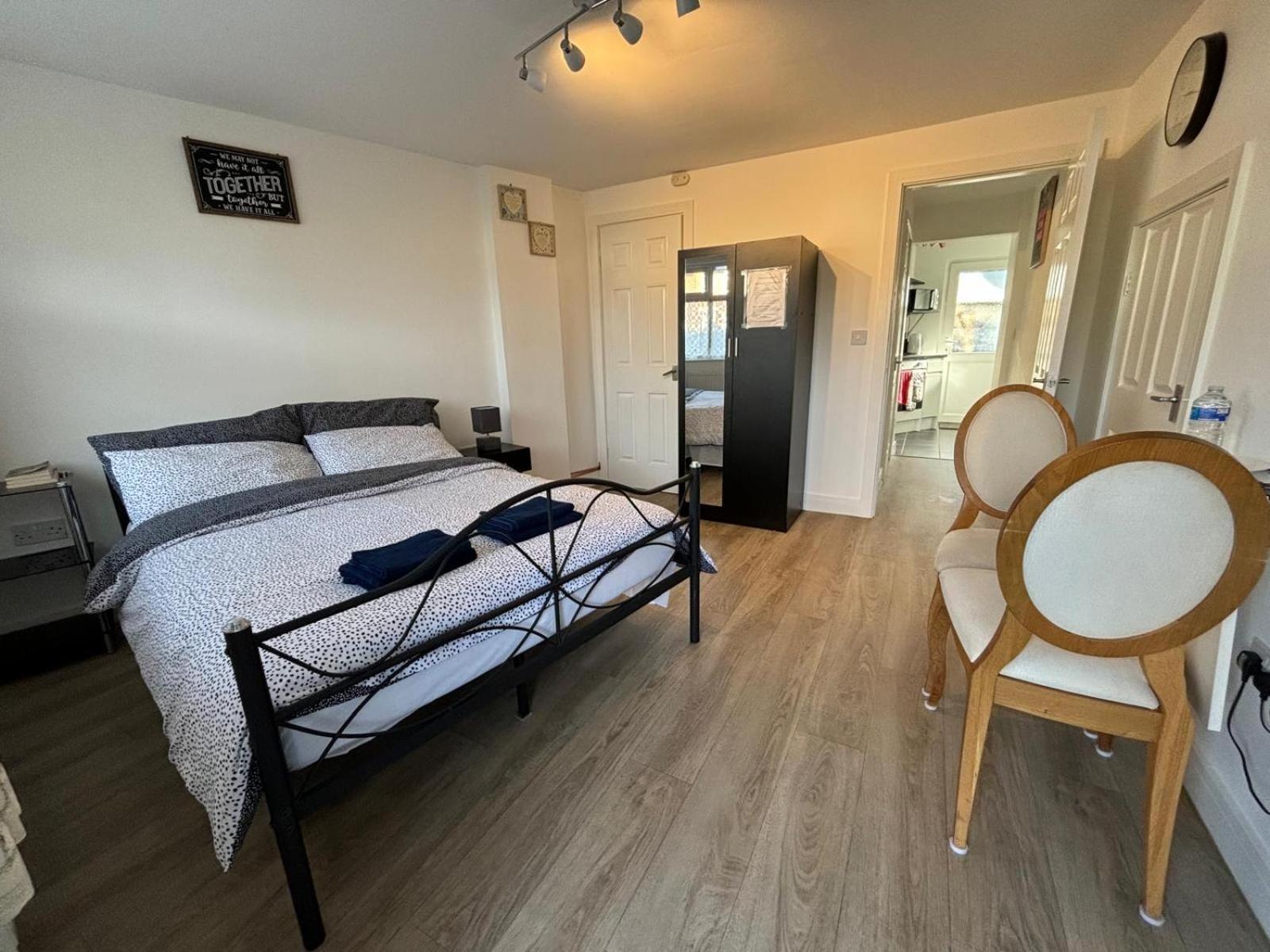 Modern & Cozy Gem - 10Min To City Center - Parking York Dış mekan fotoğraf